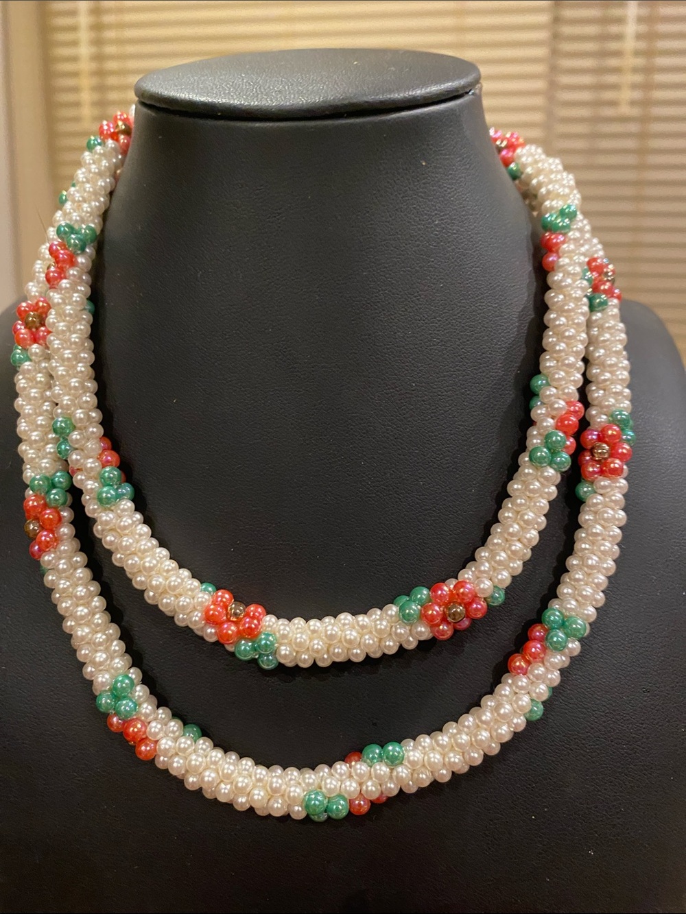Pearl Beaded One Strand Necklace with Red and Green Accents